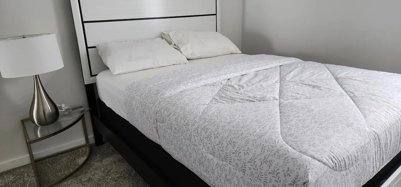 Villa Chesskings Suites - Entire Luxurious Executive House Winnipeg