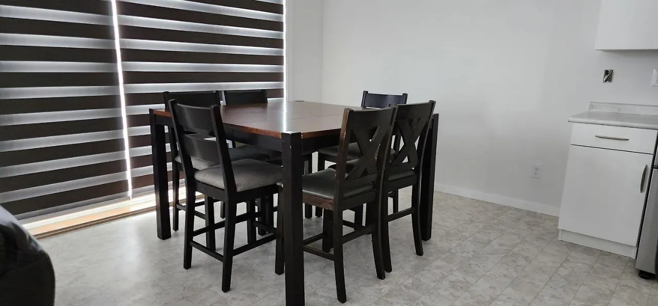 Villa Chesskings Suites - Entire Luxurious Executive House Winnipeg