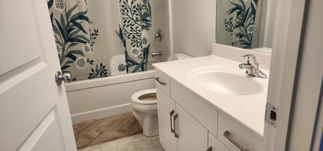 Chesskings Suites - Entire Luxurious Executive House Winnipeg